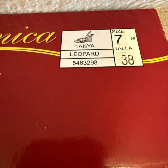 RENICA “Tanya” LEOPARD SHOES - Picture 3 of 8